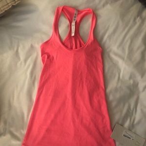 Brand new size 4 lulu lemon cool Razorback